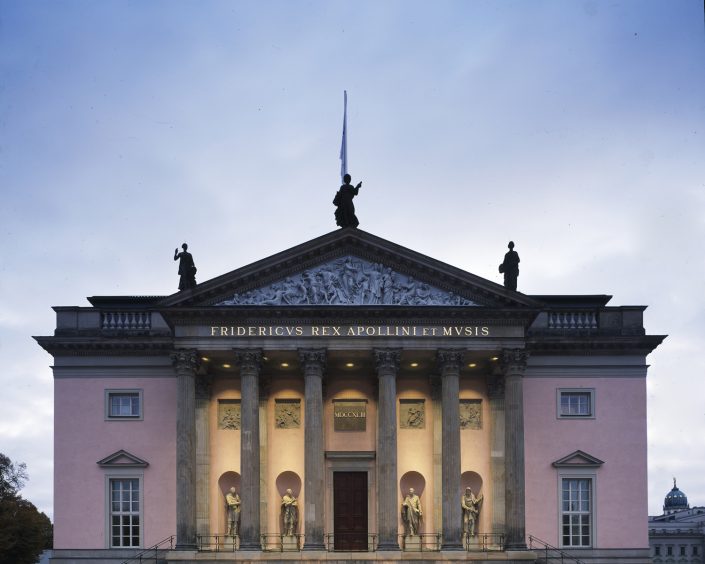 DAM_OperTheater_StaatsoperBerlin_AlexanderSchippel_2